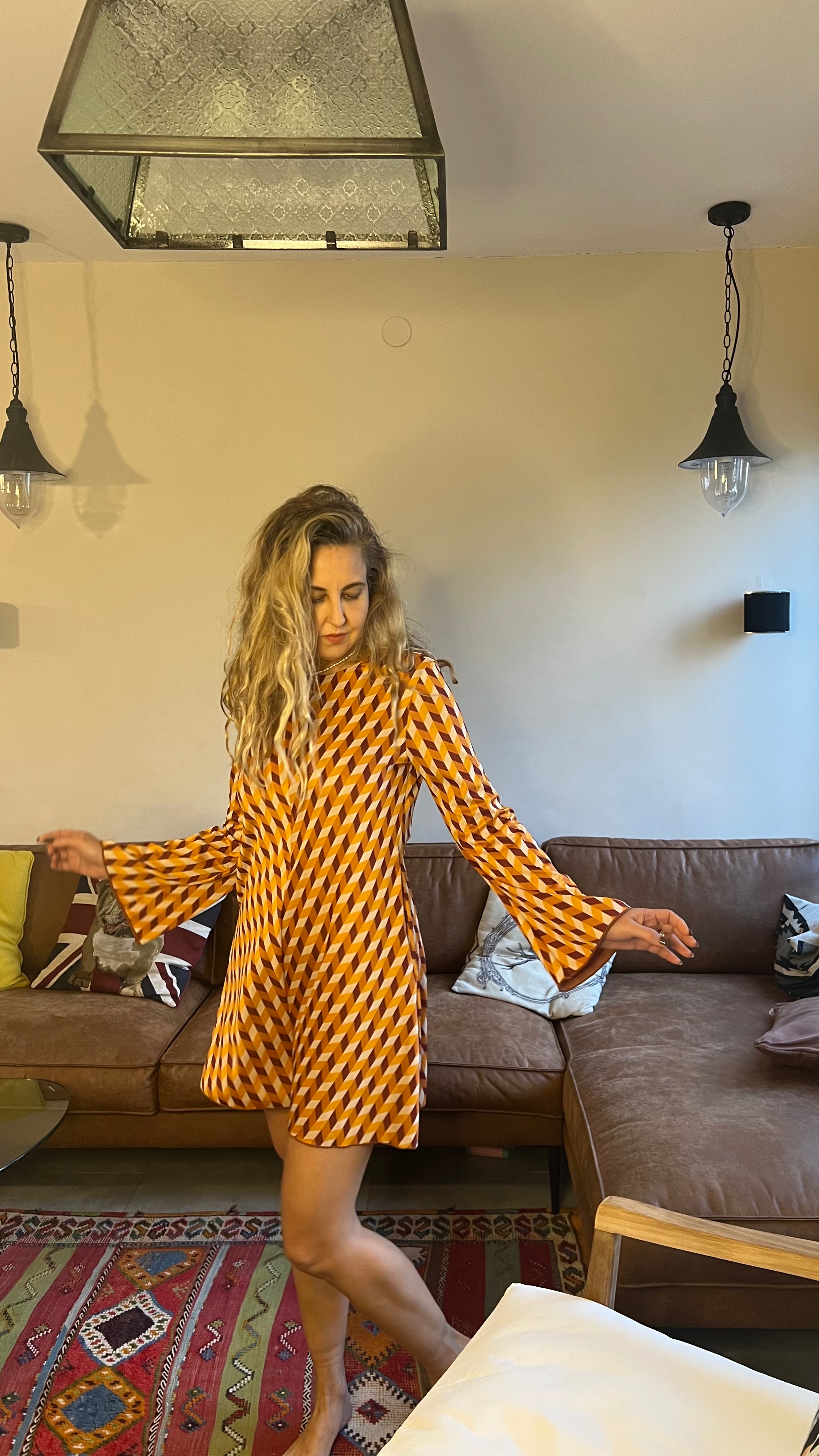 TWIGGY ROMPER W OPEN BACK 70s pattern